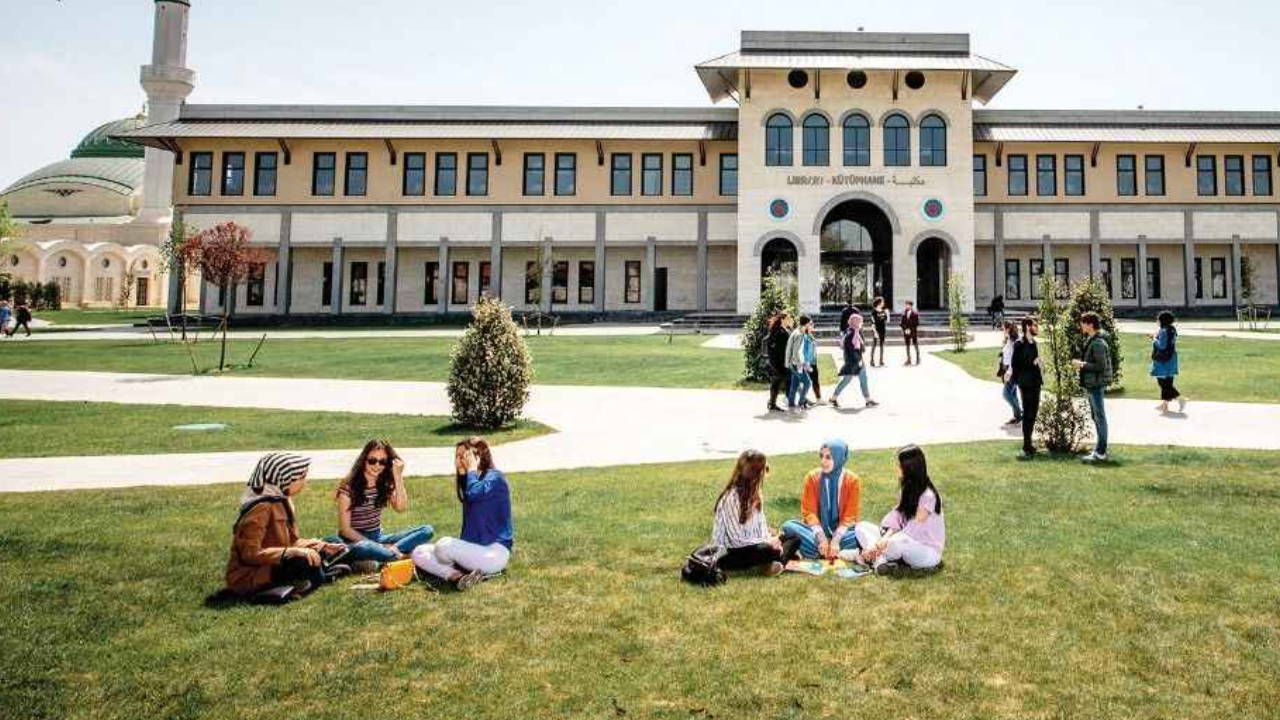 İstanbul büyükşehir belediyesi Üniversite öğrencilerine yönelik eğitim yardımı başvurularını sürdürüyor