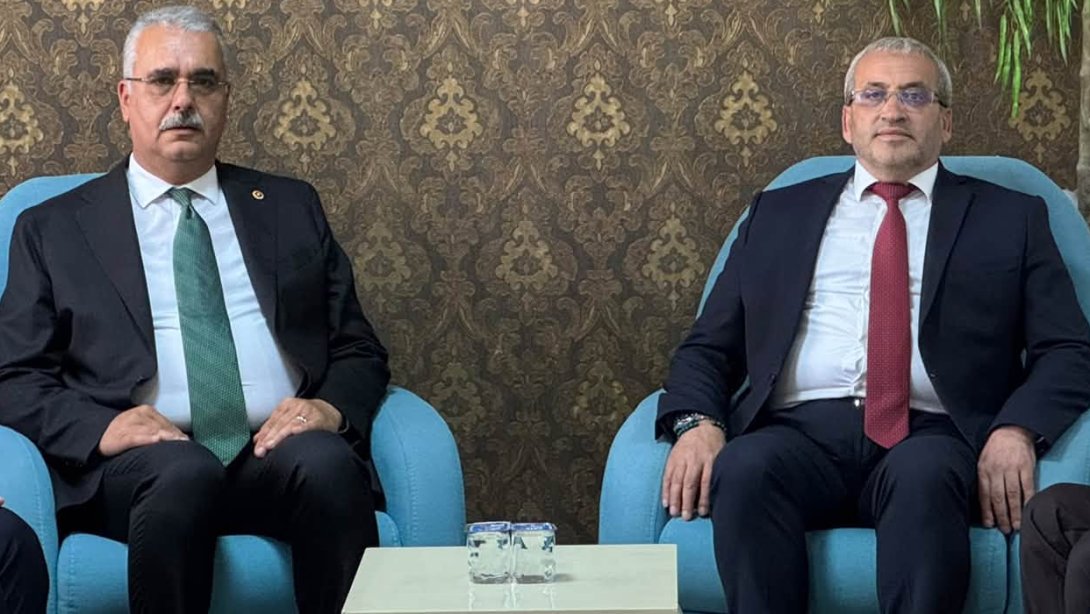 Milletvekili Yusuf ahlatcı Çorum il Milli Eğitim müdürü Çağlar'ı Ziyaret etti