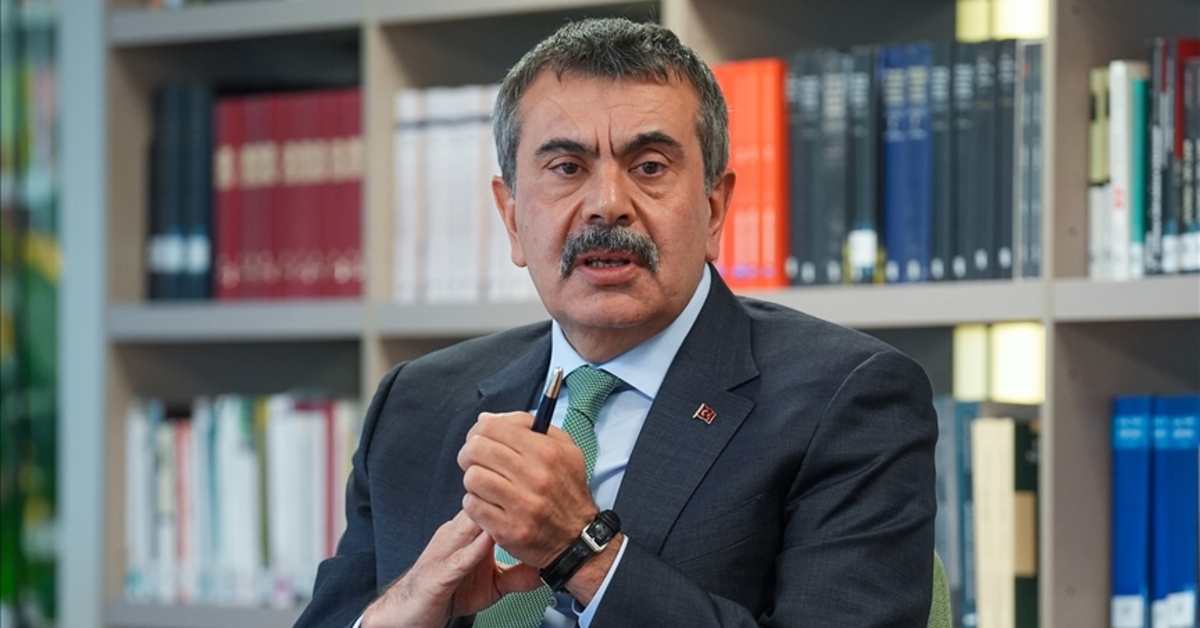 Milli Eğitim bakanı yusuf Tekin dünyada barışın eğitim ve öğretim sisteminden geçtiğini söyledi