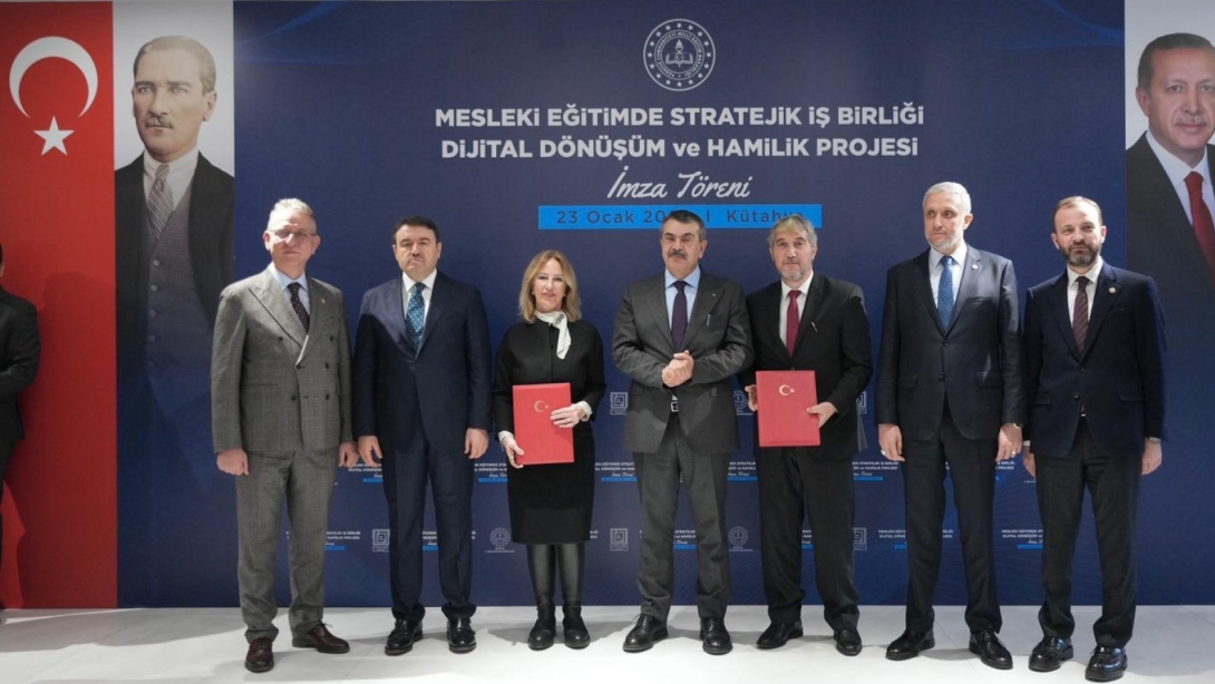 BAKAN tekin, KÜTAHYA'DA mesleki eğitime yönelik protokolün imza törenine katıldı