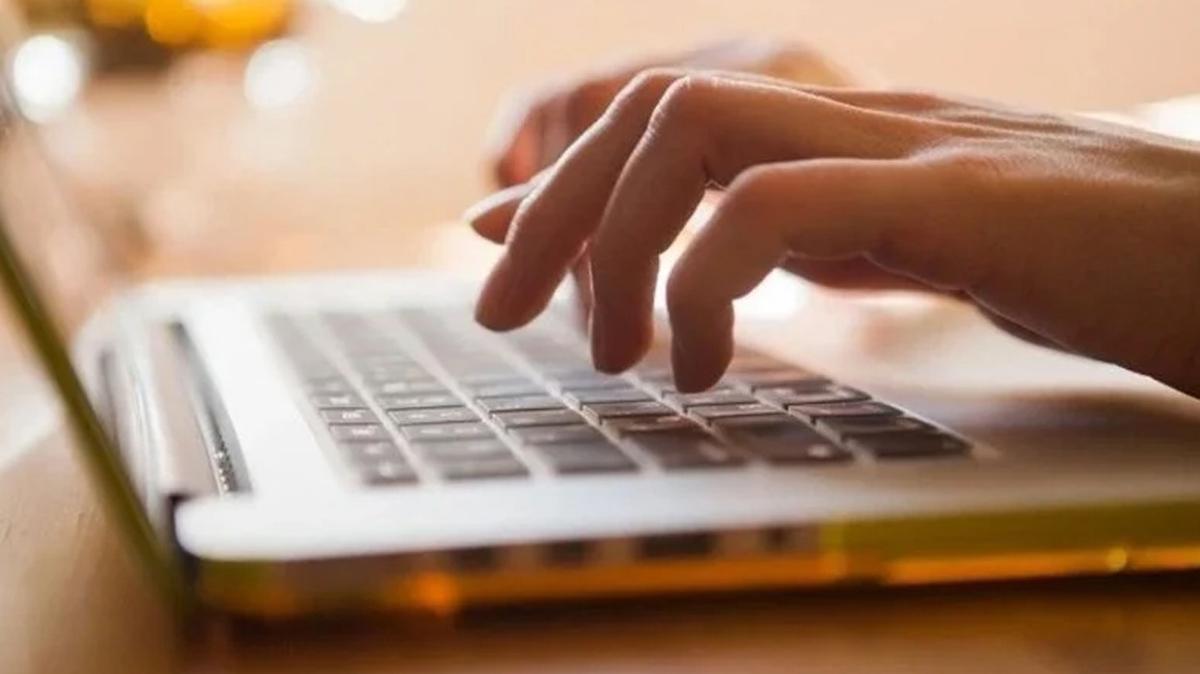 Dijital Üniversite platformu başvuruları için belirlenen süre bu gece sona eriyor