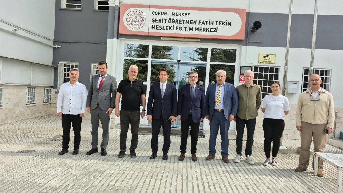 Çorum'da Meslek Lisesi öğretmenleriyle Türkiye yüzyılı Maarif Modeli görüşüldü