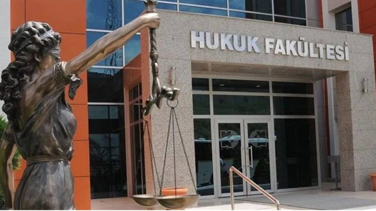 ÖSYM tarafından düzenlenen 2026 hukuk mesleklerine giriş sınavı sonuçları adaylar tarafından bekleniyor