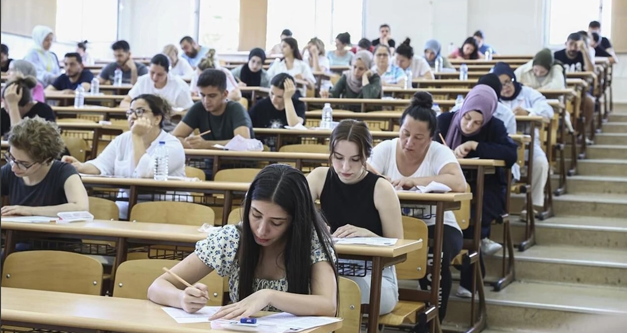 KPSS ortaöğretim adayları için sınav merkezlerindeki nüfus müdürlükleri pazar günü açık olacak