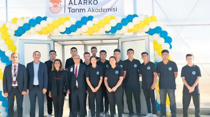 Meslek Lisesi öğrencilerine modern seracılık eğitimi vermek amacıyla alarko tarım akademisi kuruldu