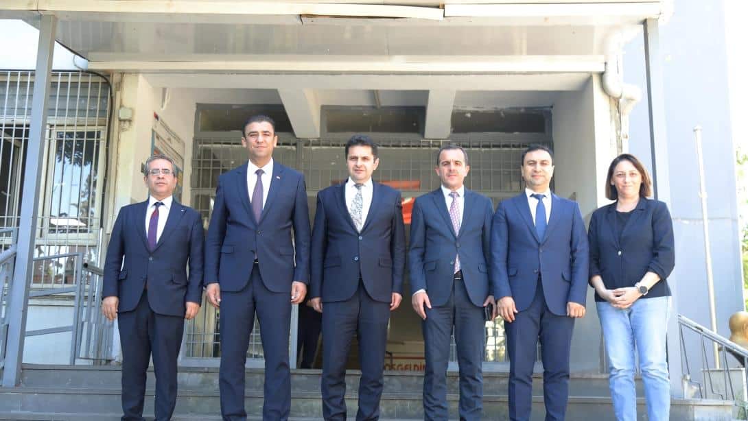 Mesleki ve Teknik eğitim genel müdür vekili salih kaygusuz Gaziantep'te okul ziyaretinde bulundu