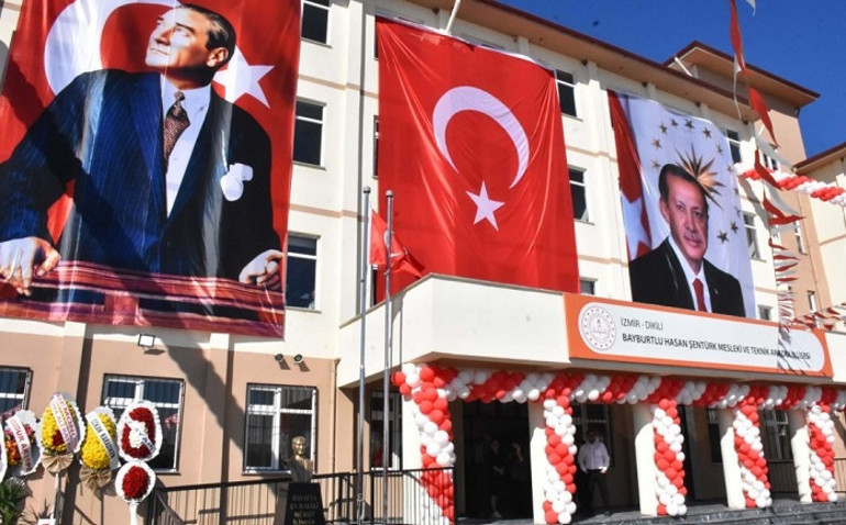 Milli Eğitim Bakanı Yusuf Tekin izmir'e üç yılda 120 okul kazandırıldığını söyledi