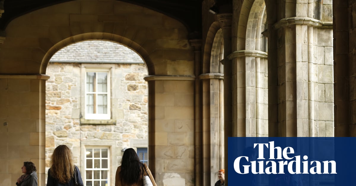 St Andrews Üniversitesinde sınıfsal ayrımcılık tartışması öğrencilerin tepkisini çekmeye devam ediyor