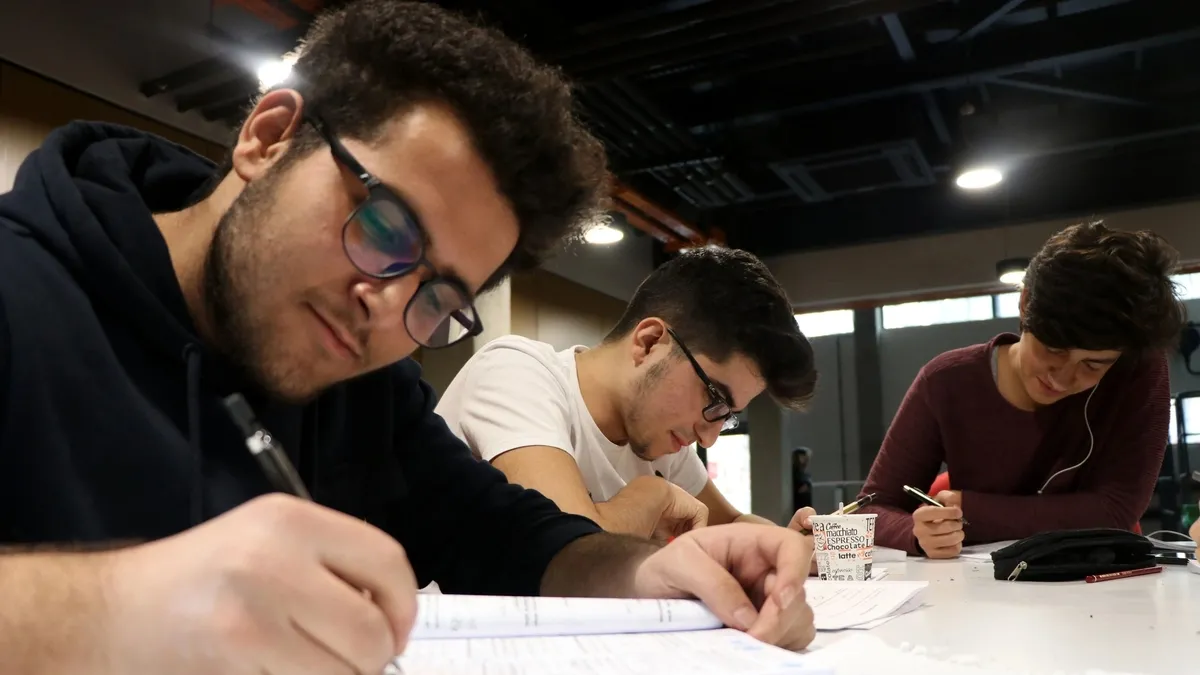 Yükseköğretim kurulu öğrenci affından yararlananların yatay geçiş şartlarında yeni düzenleme yaptı